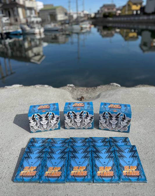 VLOT & FRIENDS TRADING CARDS PACK